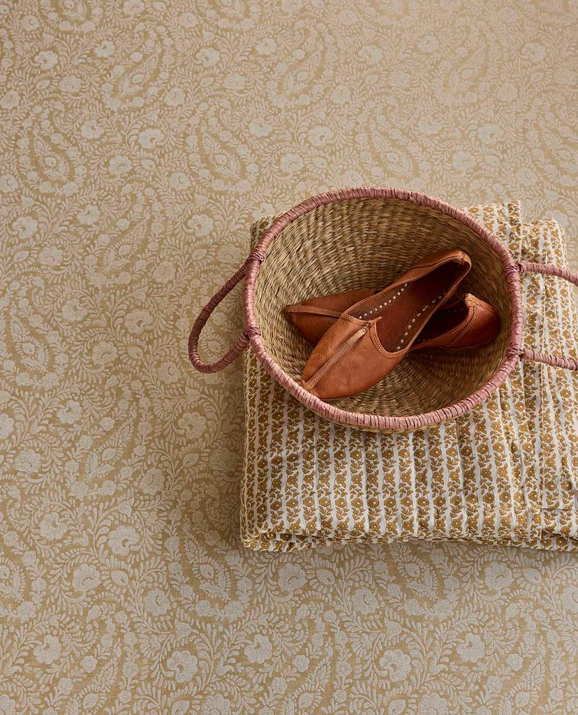 Amber Paisley wallpaper