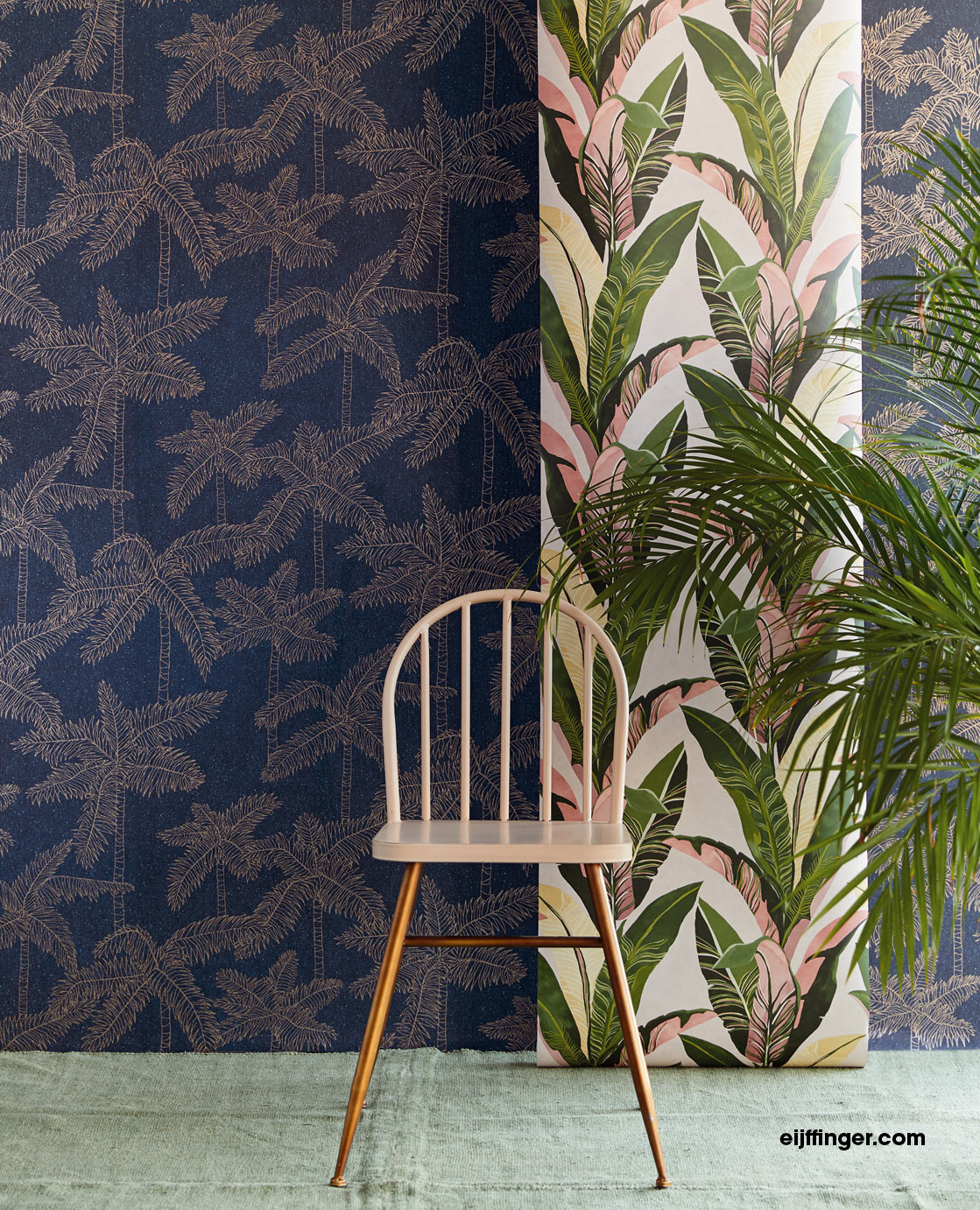Vivid Palm Tree wallpaper